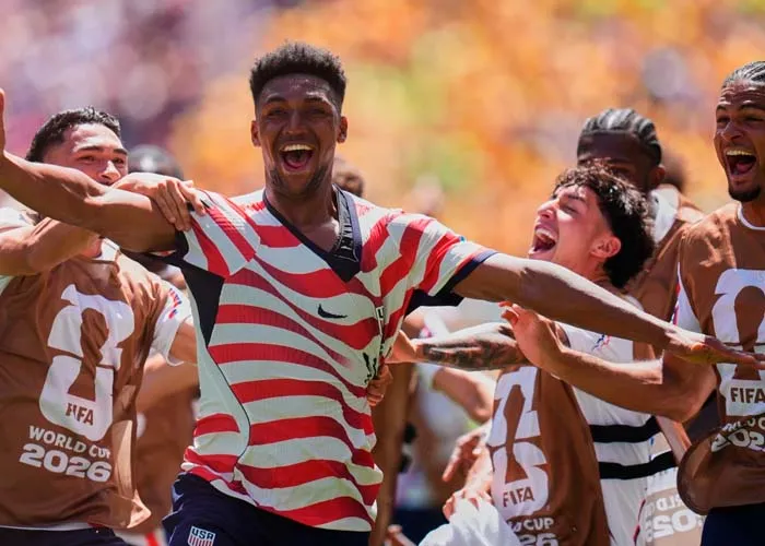 Estados Unidos somete a Australia y avanza a los dieciseisavos del Mundial