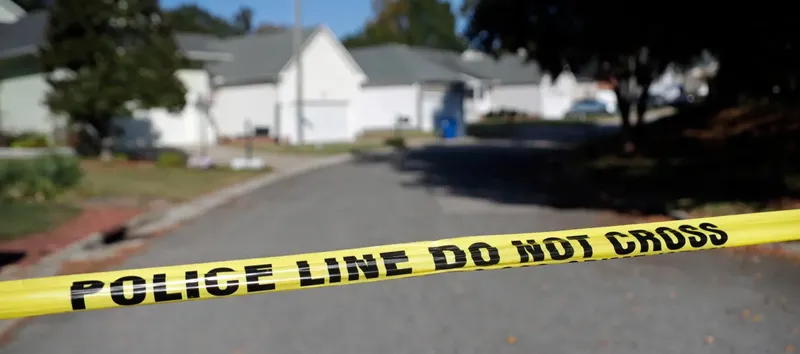 Tres personas fallecen en un tiroteo dentro de una vivienda en Carolina del Norte