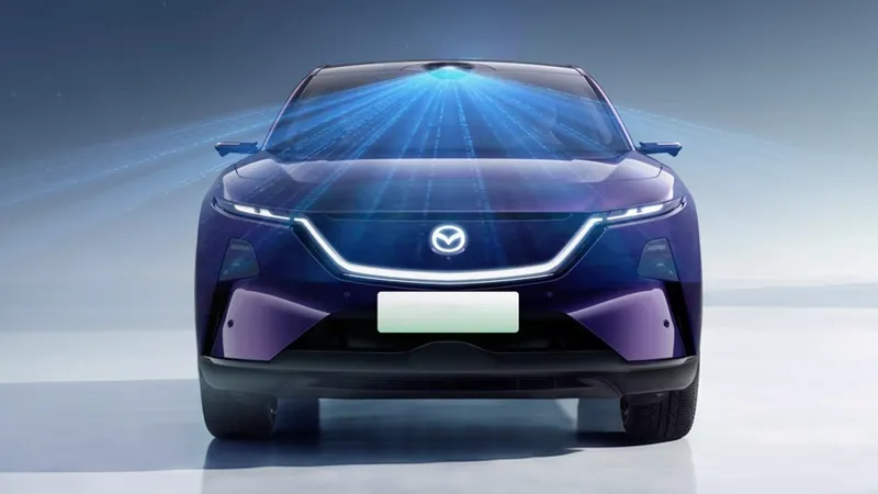 Aunque ya se ofrece en España, el SUV eléctrico de Mazda va un paso más allá en China y podrá circular por sí sólo en ciudad y autopistas
