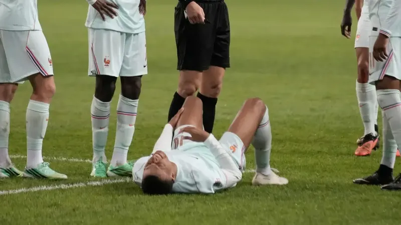 Mbappé da el primer triunfo a Zidane y después se lesiona