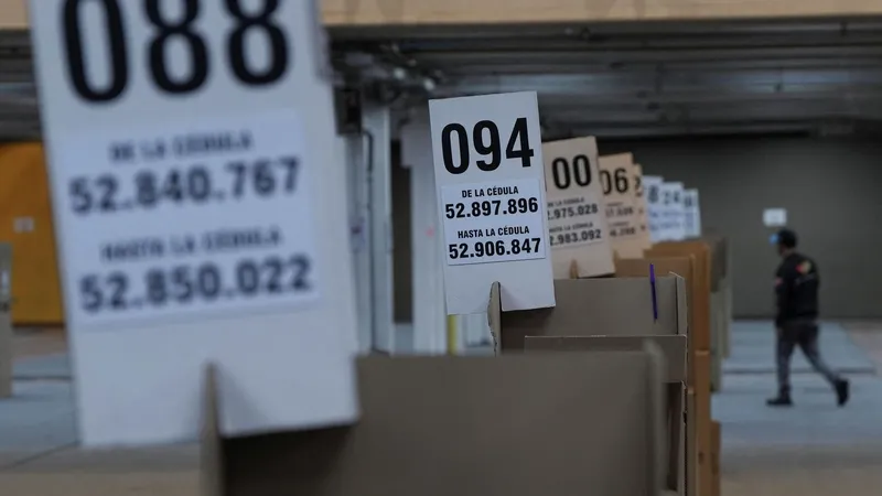 Colombia acude a los locales electorales para elegir su próximo presidente
