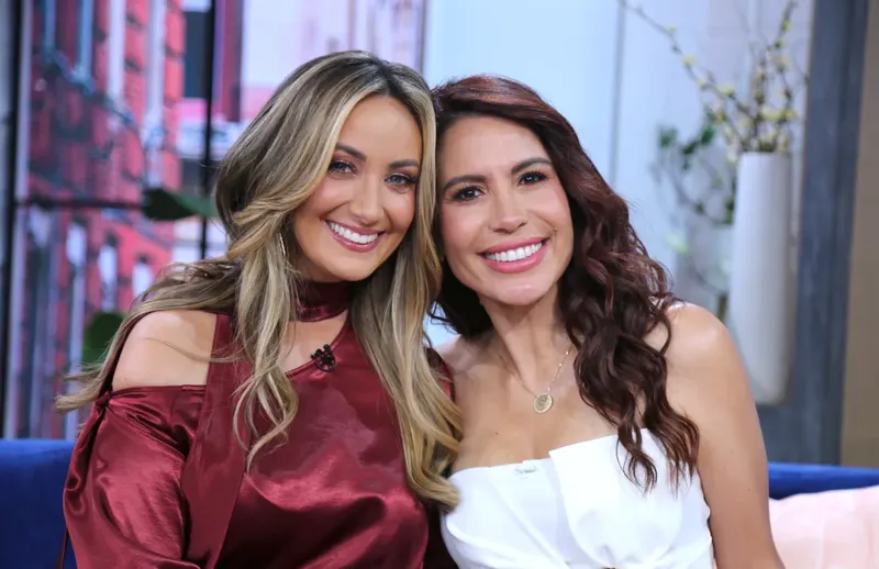 Las interrupciones en “La Mesa Caliente” crean fricción entre Lindsay Casinelli y Karla Monroig