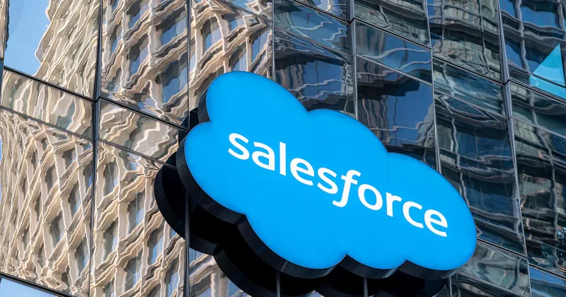 Salesforce prevé ingresos de US$63.000 millones para 2030, por encima de estimaciones