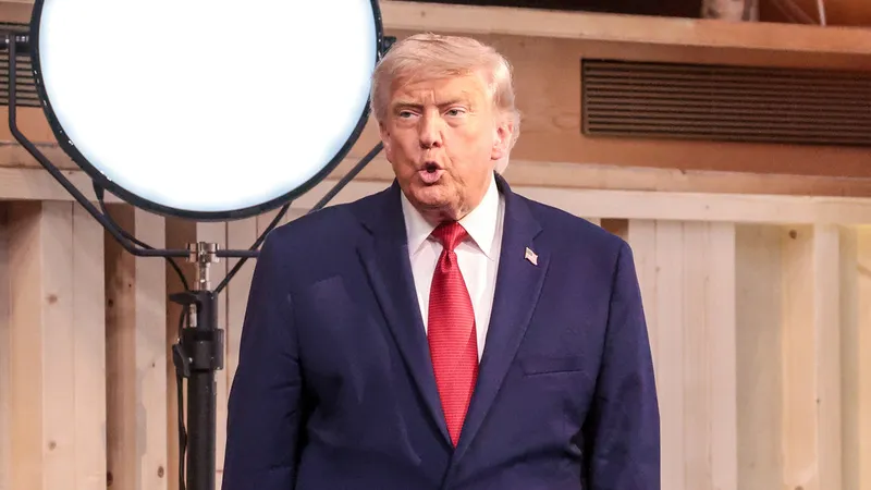 "Me envidian": Trump arremete contra "los estúpidos" que lo critican sobre Irán