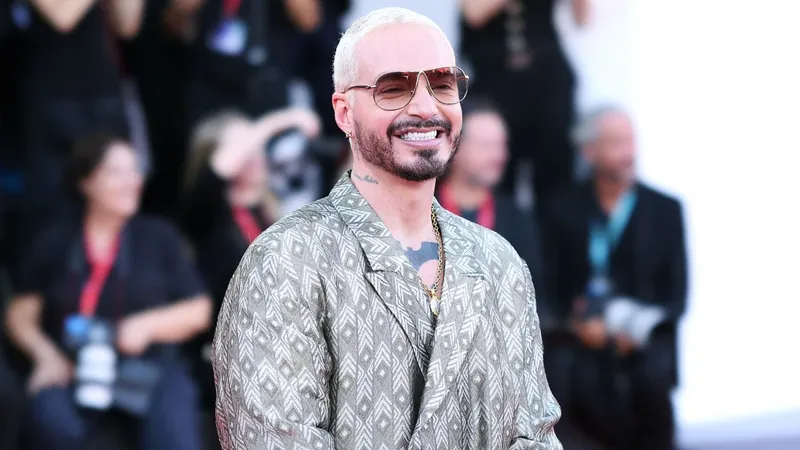 J Balvin conquista Venecia con un exclusivo reloj de oro de edición limitada