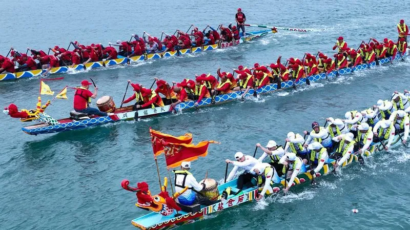 Viajes en tren se disparan en China por inicio del feriado del Festival del Bote del Dragón