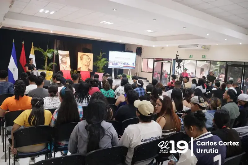 Realizan Simposio “El administrador del futuro en la Universidad Casimiro Sotelo