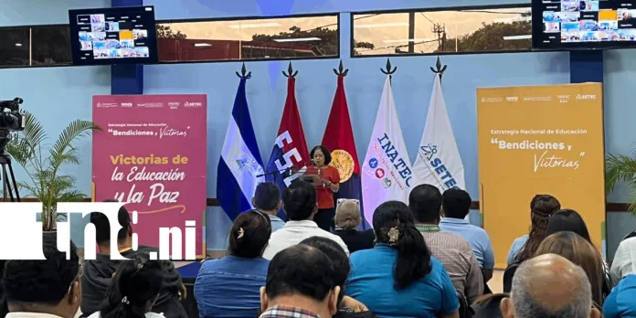 Más de 52 mil docentes se capacitarán en Historia e Identidad Nacional