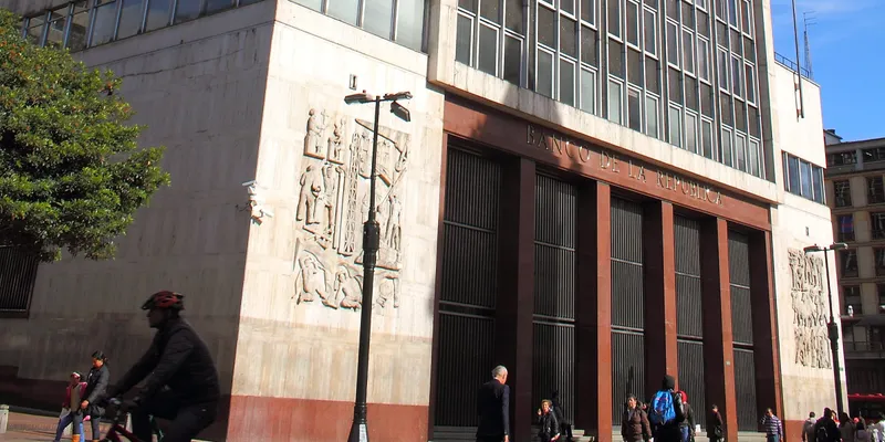 Banco Central de Colombia mantiene su tasa de interés en 12.25% pese a las expectativas del mercado