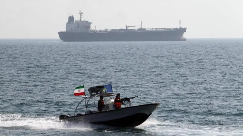 Irán a EEUU: Arreglos iraníes en Ormuz son única opción sobre la mesa