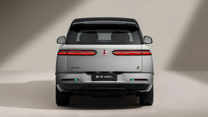 BYD presenta la mejor alternativa al Audi Q9: 5,2 metros de largo, 6 asientos, 761 CV y carga a 728 kW por solo 41.500 €