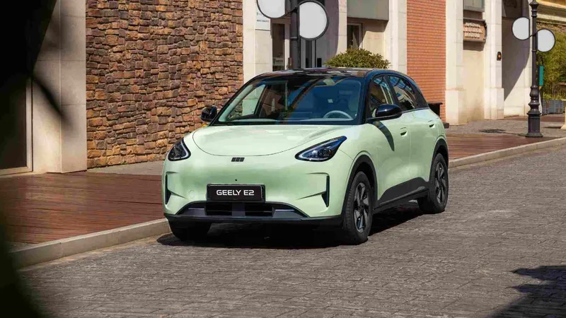 Menos de 14.000 €, dos baterías a elegir y hasta 345 km de autonomía: así es el nuevo coche eléctrico chino que llega a España