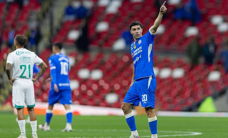 Cruz Azul volvió a ganar y le 'arrebató el dulce' a Santos