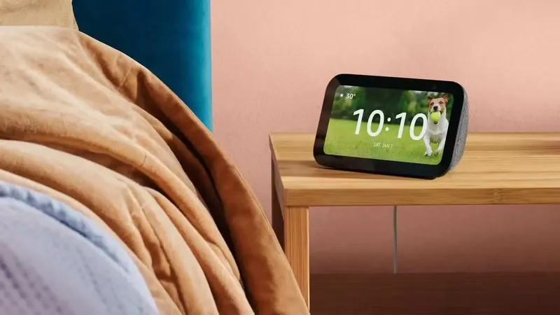 El Amazon Echo Show 5 baja un 50% de precio para que pruebes Alexa+ de inmediato