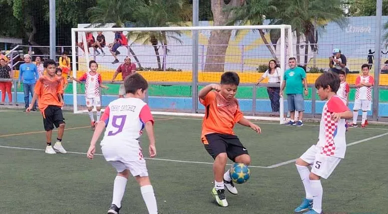 Mundialito de futbol va a semifinales