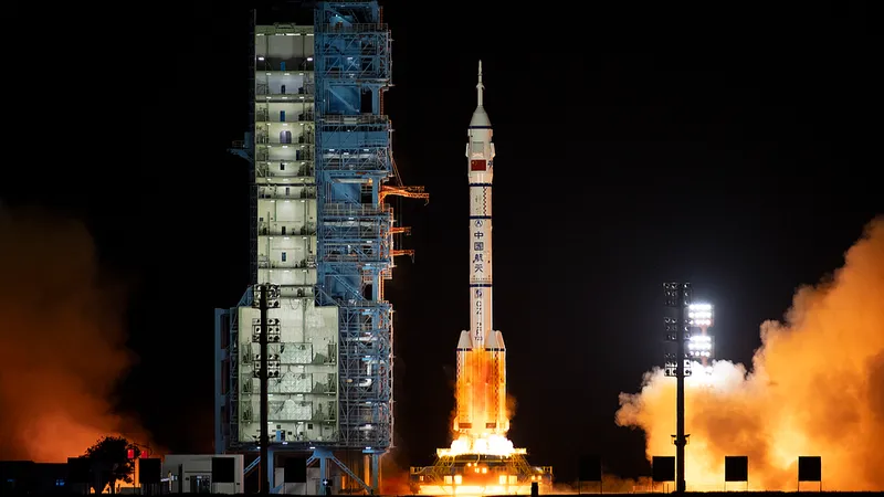 China lanza nave espacial Shenzhou-23 para establecer nuevo récord de permanencia en órbita e impulsar ciencia espacial
