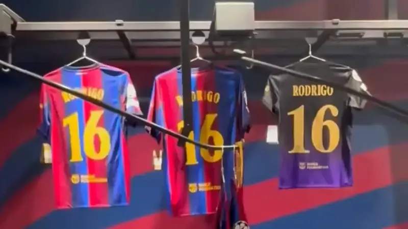 La camiseta con el dorsal de Rodri, ya a la venta