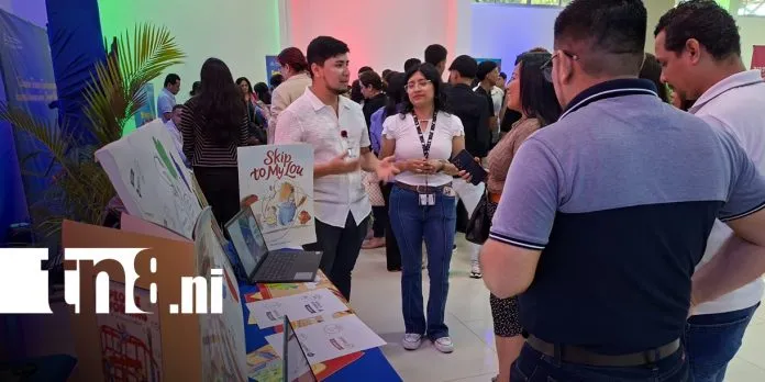 200 maestros nicaragüenses inician certificación B2 de inglés con Oxford en Managua
