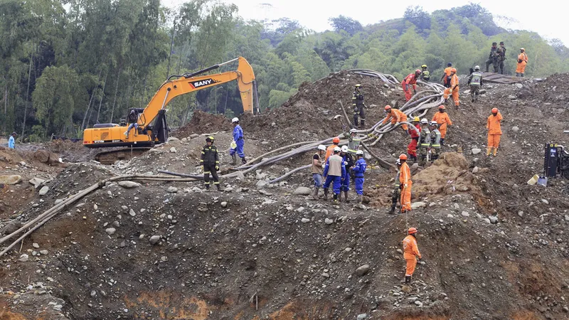 Colapso de una mina de oro en Colombia deja 13 muertos y siete heridos