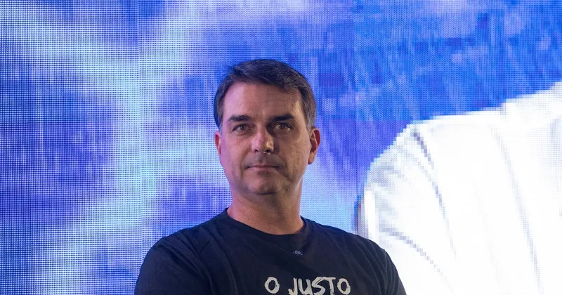 Justicia de Brasil autoriza investigar vínculos de Flávio Bolsonaro con exCEО de Banco Master