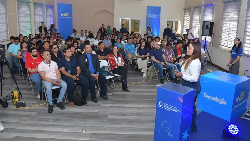 Más de 2 mil mentes creativas participan en el primer ciclo de entrenamiento del Hackathon Nicaragua 2026