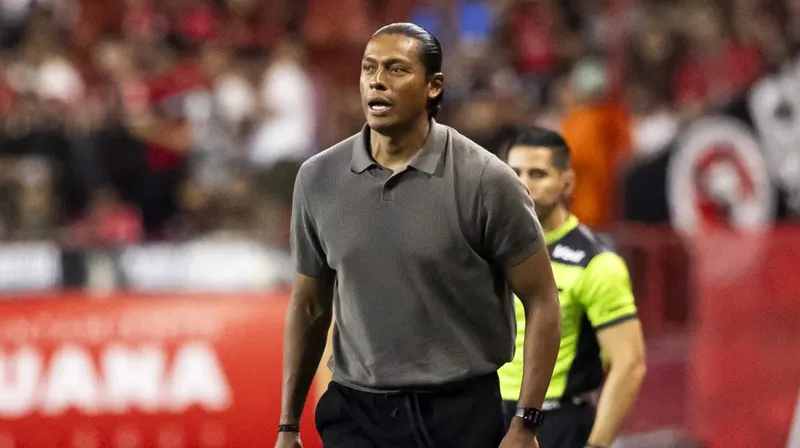 La drástica postura de Joel Huiqui ante los rumores de una pelea con Iván Alonso en Cruz Azul