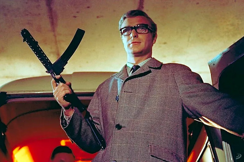 Casi seguro que no lo conoces pero este espía fue una alternativa a James Bond, con una saga de pelis con menos gadgets pero con más ingenio que 007