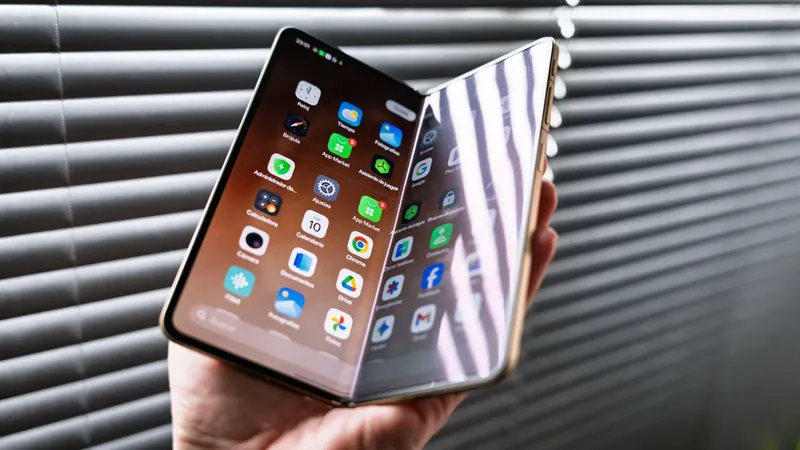 Llevo 3 meses con el OPPO Find N6 como teléfono personal y es el mejor plegable que he probado nunca