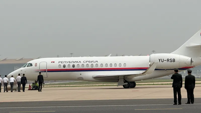 El presidente de Serbia busca consolidar sólida amistad y expandir cooperación con China durante su visita de Estado