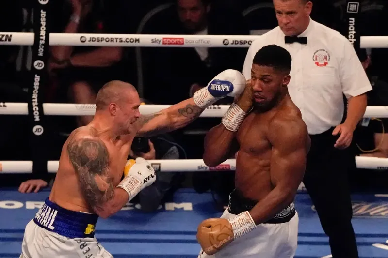 No descartan una tercera pelea entre Usyk y Joshua