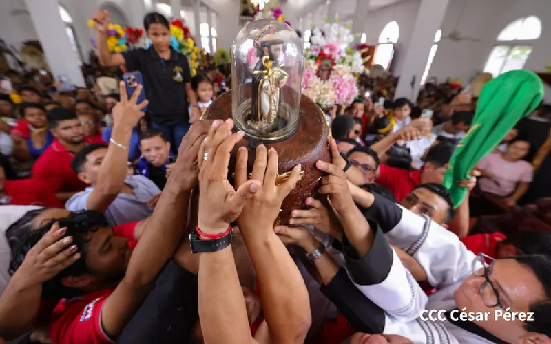 Fe, tradición y religiosidad en Las Sierritas de Managua en vestida y bajada de Santo Domingo de Guzmán