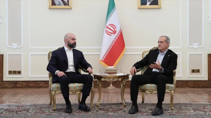 Pezeshkian: EEUU e Israel fomentan conflictos por recursos regionales