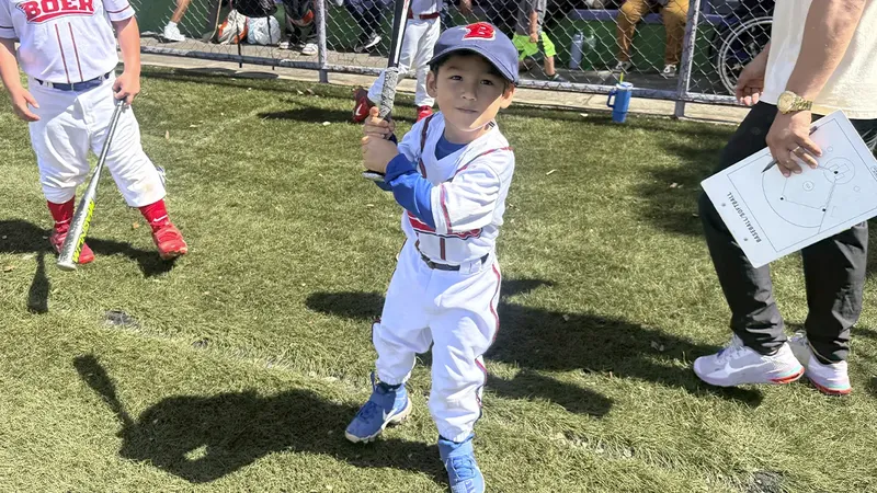 Festival de béisbol peewee promueve la lucha contra el cáncer de mama en Managua