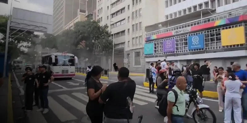 Temblor en Venezuela: Potente sismo de 7,1 sacude zona norte del país