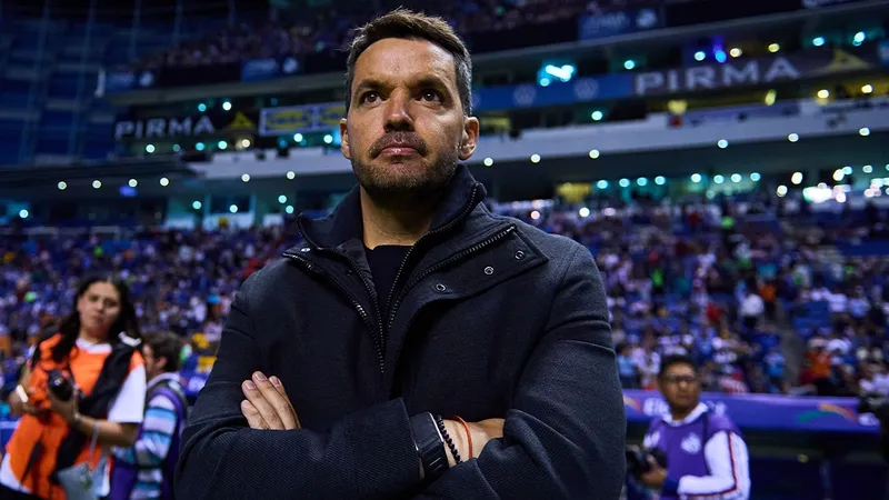 ¿Al futbol español? Parece que Nicolás Larcamón siempre cae de pie