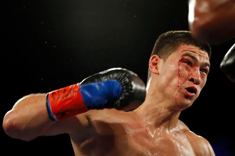 Dmitry Bivol rechazó oferta millonaria para trilogía con Beterbiev
