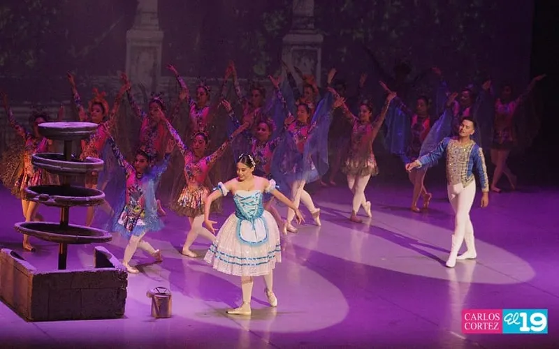 Niñez de Nicaragua disfruta del clásico Blancanieves en el Teatro Nacional Rubén Darío