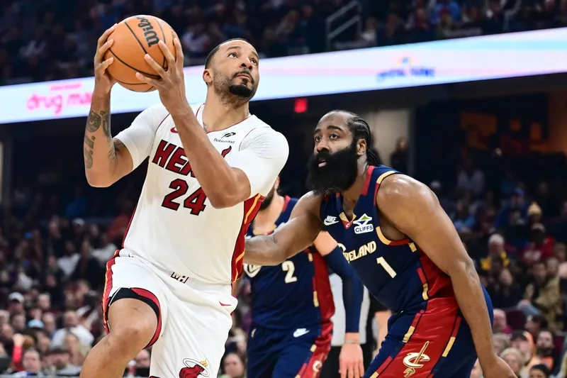 Norman Powell elige a los Chicago Bulls