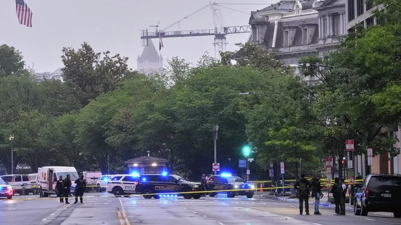Trump está a salvo tras tiroteo en el perímetro de la Casa Blanca | Video