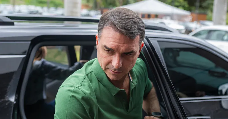 Flavio Bolsonaro niega nuevos vínculos con el escándalo del Banco Master tras reportes de medios