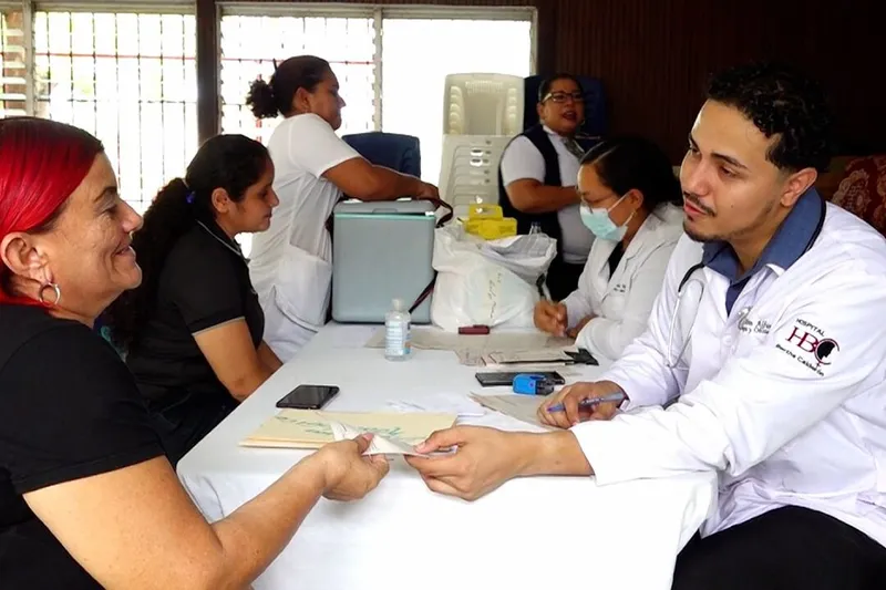 Feria de prevención del cáncer en honor a las madres llega al barrio San Antonio