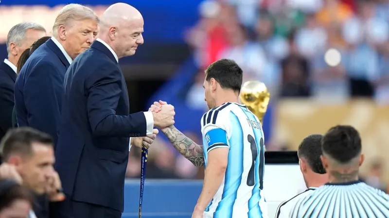 Gianni Infantino le mandó un emotivo mensaje a Lionel Messi tras su retiro de la selección