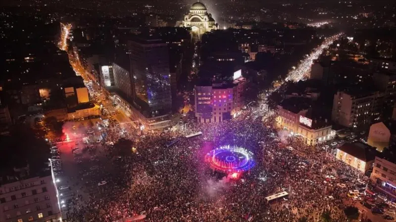 Serbia celebra derrota del partido gobernante en elecciones tras protestas