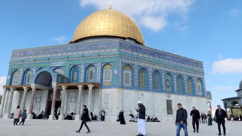 HAMAS condena la incursión ilegal de Netanyahu en la Mezquita Al-Aqsa
