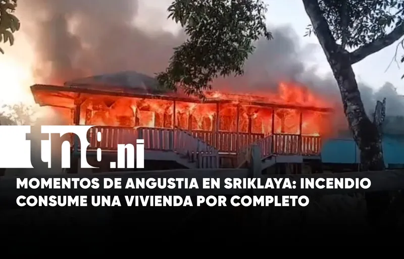 Dos niños son rescatados durante incendio que destruyó una vivienda en el Caribe Norte