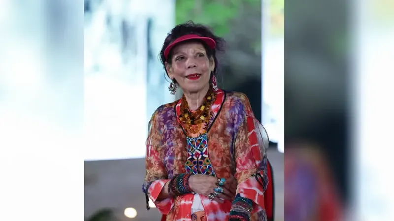 Palabras iniciales de la Compañera Rosario: Dios és amor, Dios en Nicaragua