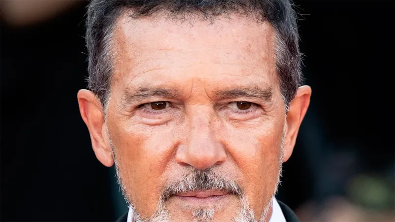El lujoso ático de Málaga que todo el mundo sabe que es de Antonio Banderas: 500 metros cuadrados con vistas panorámicas y una terraza con piscina