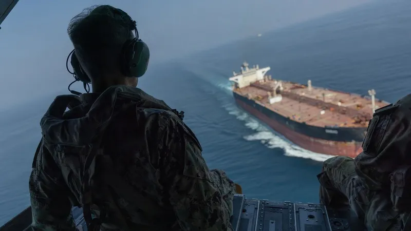 WSJ: EE.UU. advierte a aliados en el Golfo de una posible "corta e intensa campaña militar" contra Irán