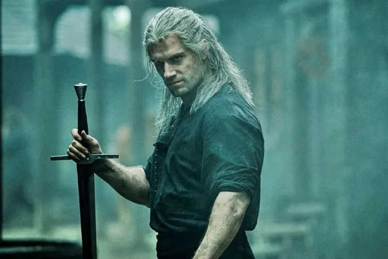 Geralt es el típico hombre de 63 años con un físico envidiable. Que su dieta sea a base de manzanas y mejunjes es parte de la magia de The Witcher