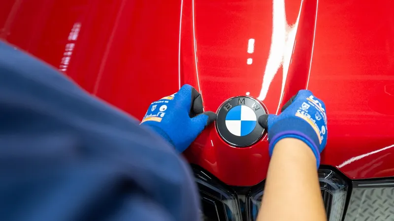 Europa en crisis, tras Volkswagen y Porsche, BMW se suma a la oleada de despidos: recortará varios miles de puestos de trabajo
